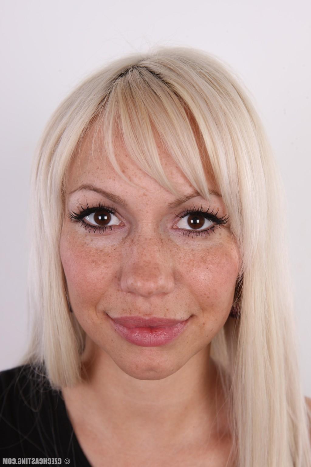 17P Blonde mature babe in casting sesion