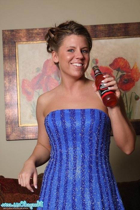 15P Young slut strips after her prom