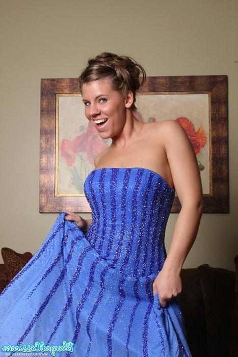 15P Young slut strips after her prom