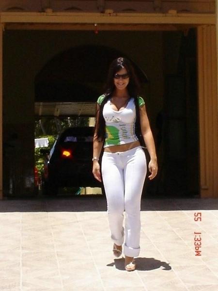15P Amazing busty babes showing tits and her secret place