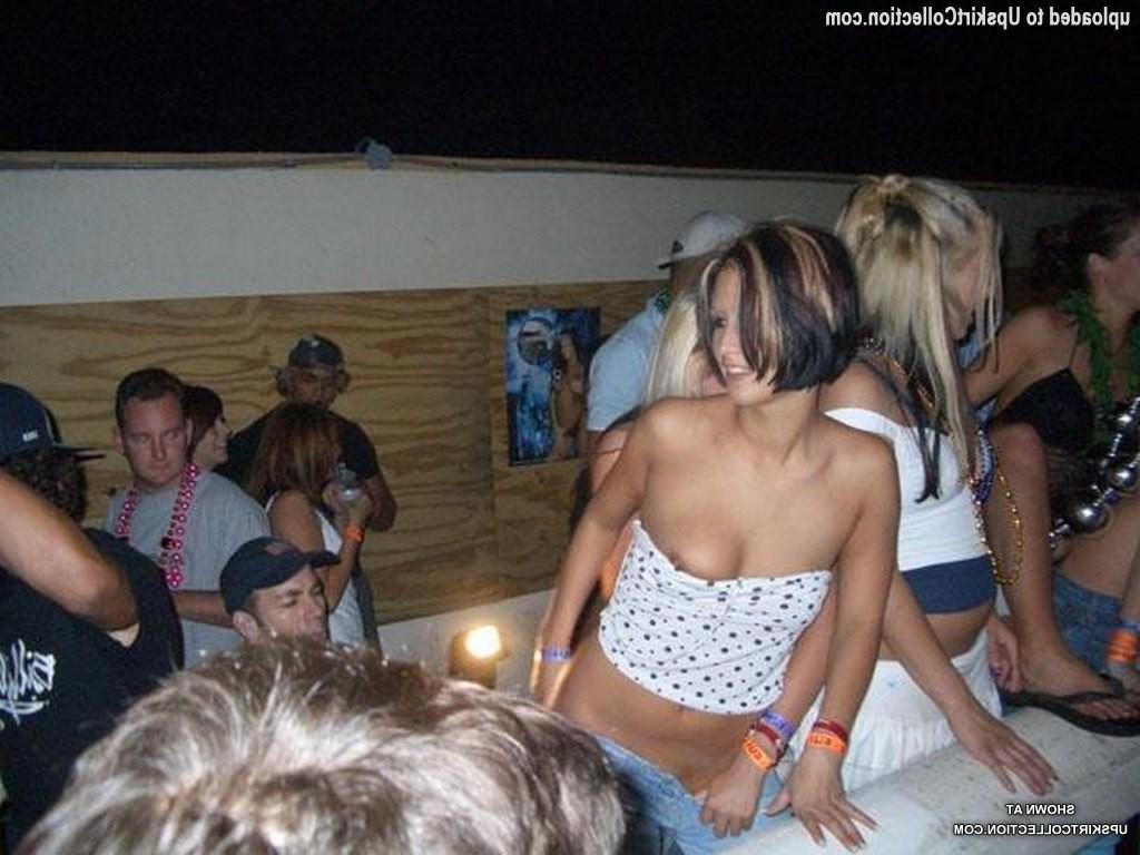 12P Fresh boobs get voyeured in deep decolletes