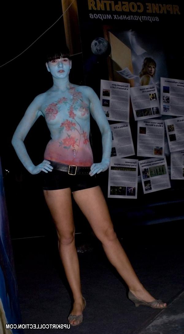 15P Bare titted painted girls wildly dance in small shorts