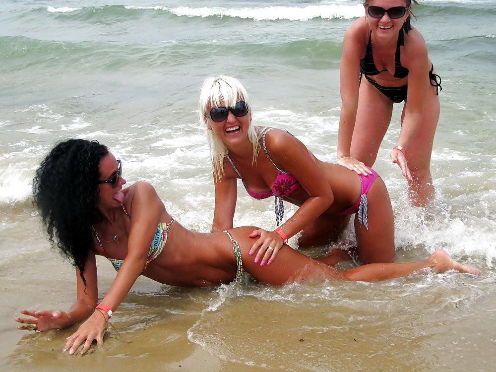 25P Bulgarian Beach Teens By KRMANJONAC
