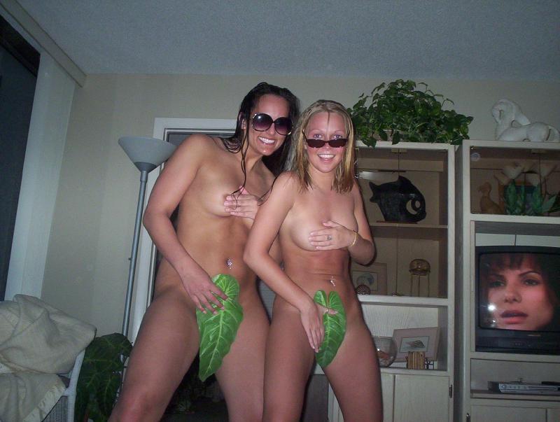 10P Young and wild college beauties