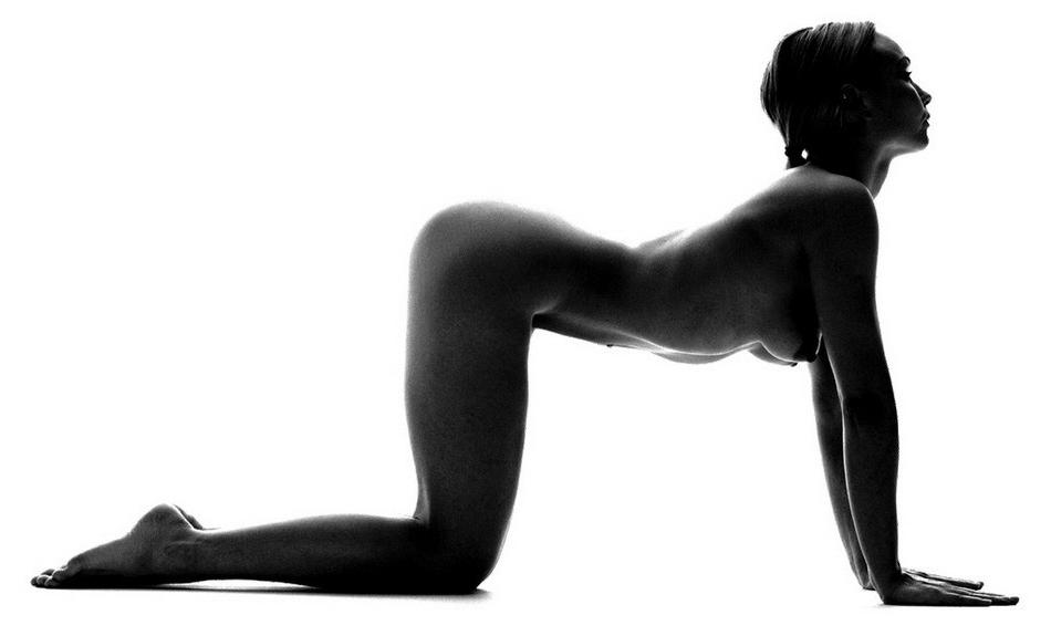 16P Attractive blonde yoga naked in inconceivable poses