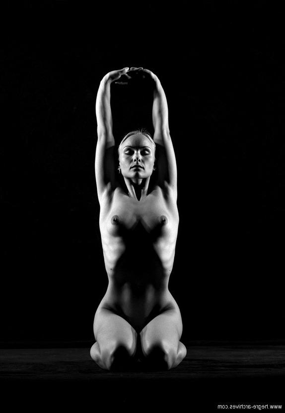 16P Attractive blonde yoga naked in inconceivable poses