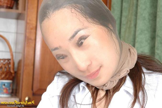 16P Lesbian with pantyhose and nylon over their head