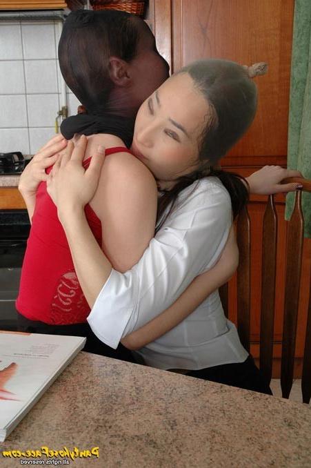 16P Lesbian with pantyhose and nylon over their head