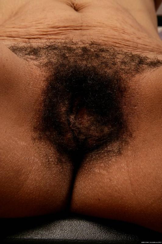 15P Super hairy Isabella shows off her coochy