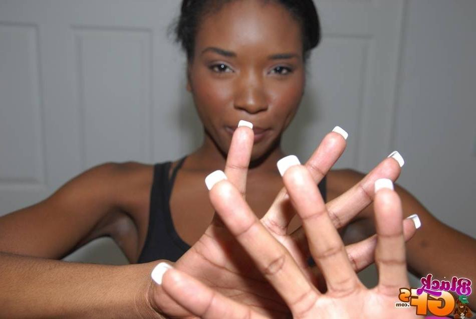 15P Gorgeous ebony chick being fucked by her fitness trainer