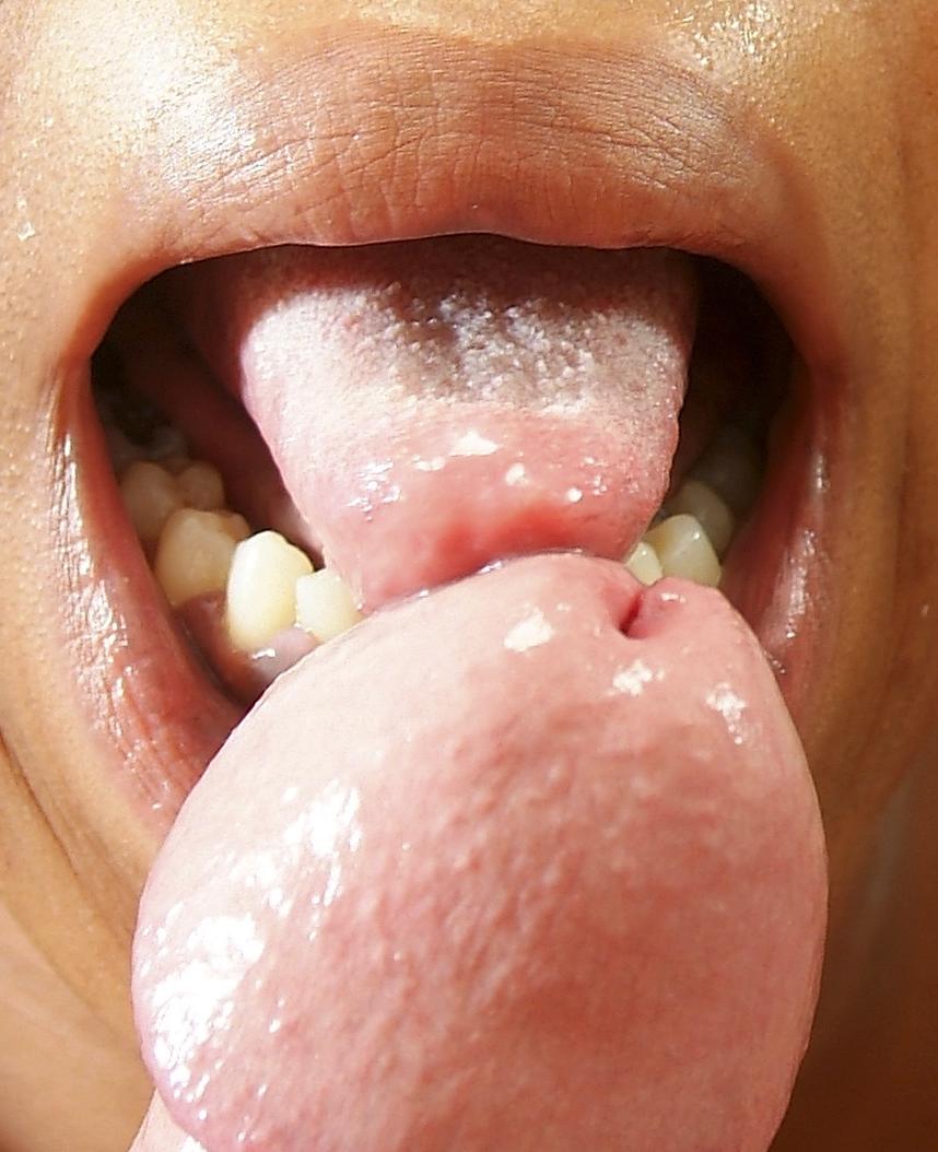 20P Slut gives a blowjob