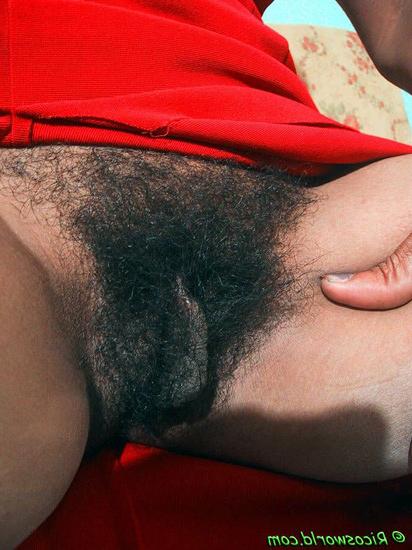 15P Very hairy black woman
