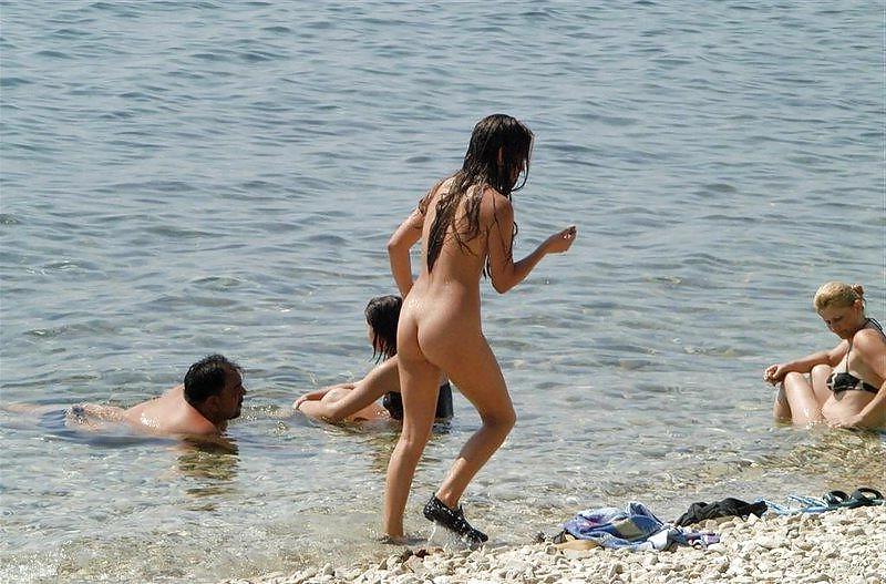 25P FKK-Strand-Teenager