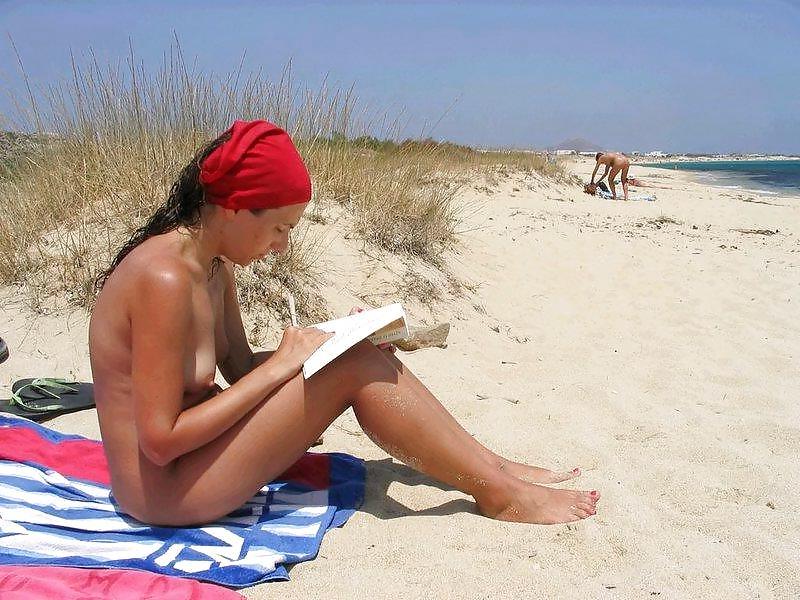 25P FKK-Strand-Teenager
