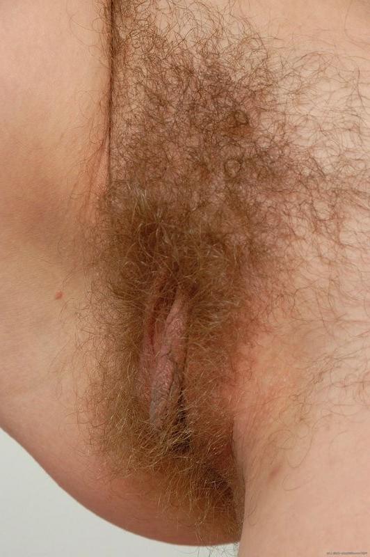 15P blonde milf Keli shows her naturally hairy coochy