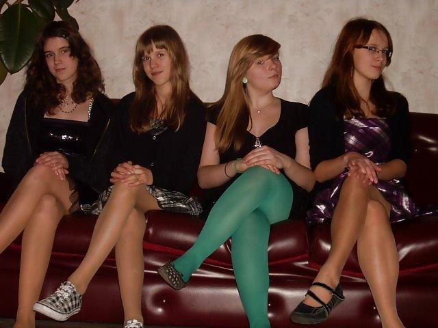 25P Nylon - upskirt - leg 16