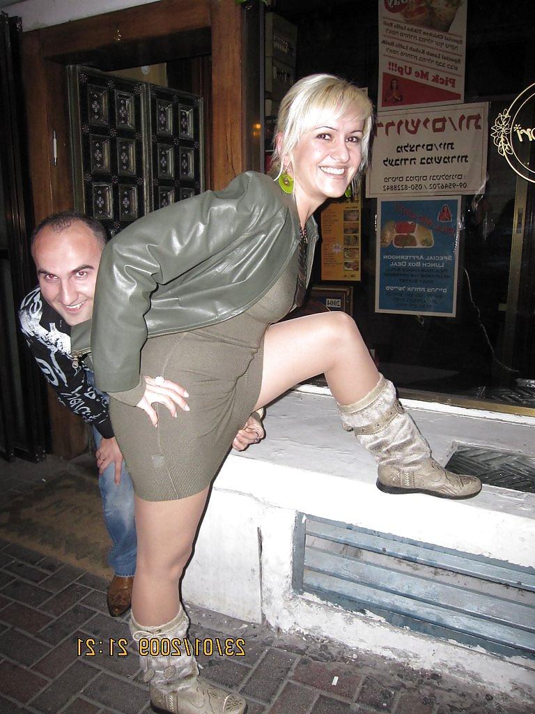 25P Nylon - upskirt - leg 16