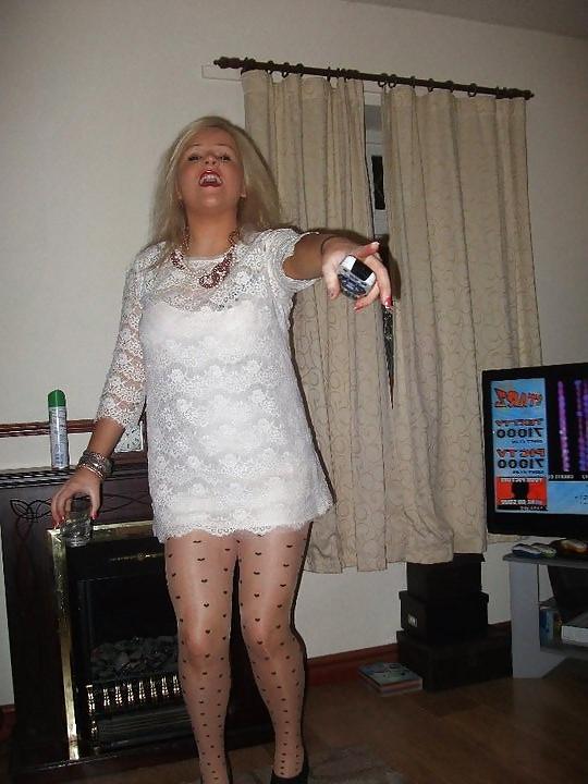 25P Nylon - upskirt - leg 16