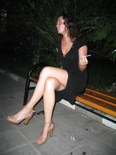 25P Nylon - upskirt - leg 16