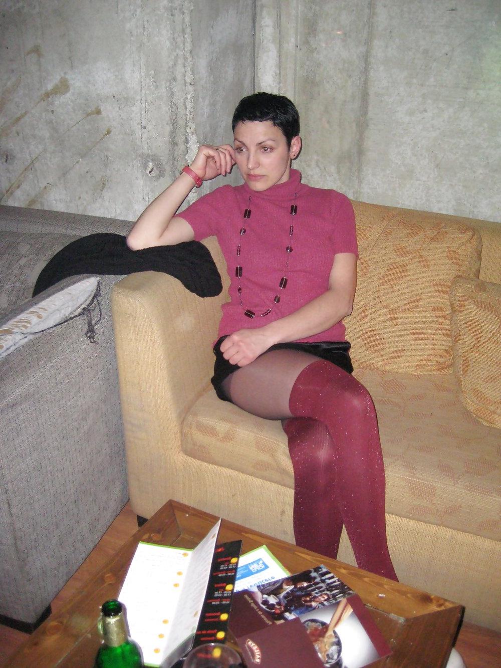 25P Nylon - upskirt - leg 16