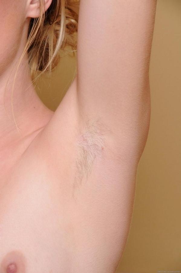 16P Beautiful Hairy Blonde Babe Straddles The Toilet And Pees