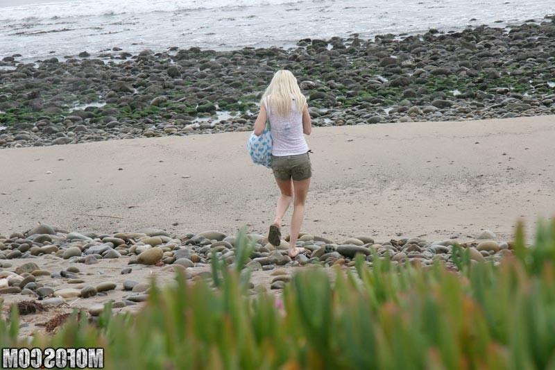 17P Blonde slut fucking hardcore sex with a spy at the beach