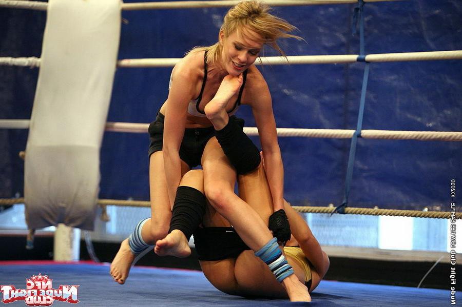 16P Horny Hot chicks wrestling and having oral fun