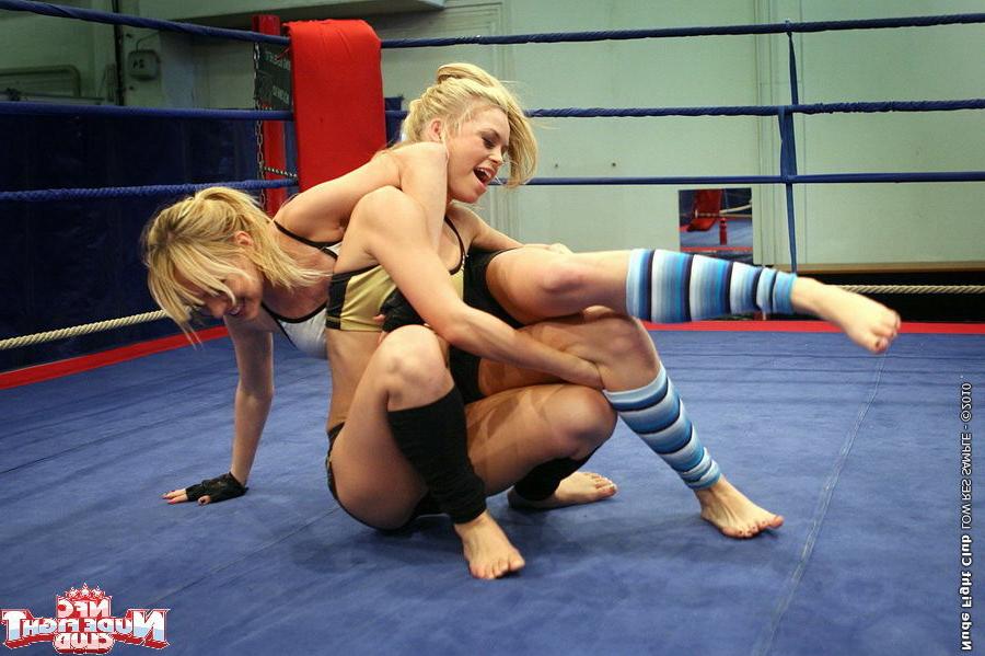 16P Horny Hot chicks wrestling and having oral fun