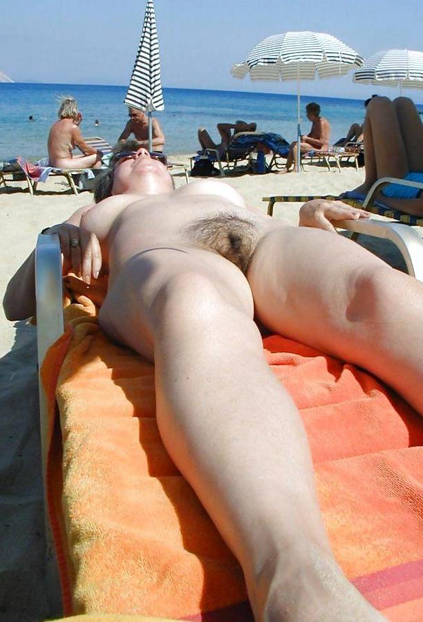 20P Naked beach 151.