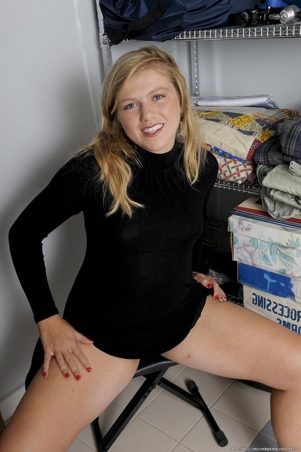 15P Shapely Hairy Blond Amateur Exposes Her Furry Pussy