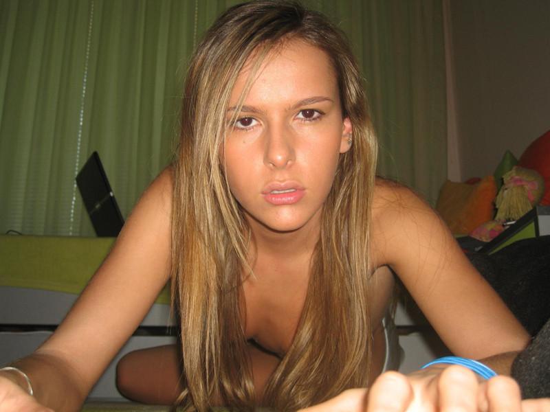 18P Amateur blonde housewife poses and sucks cock