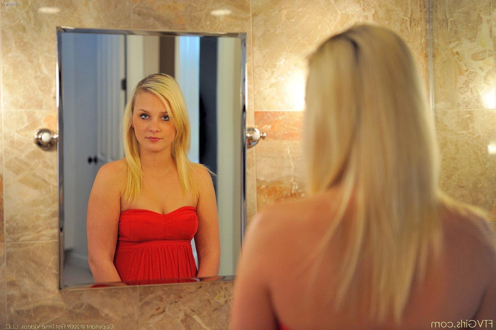 16P Blonde college girl masturbating her wet pussy using a hairbrush