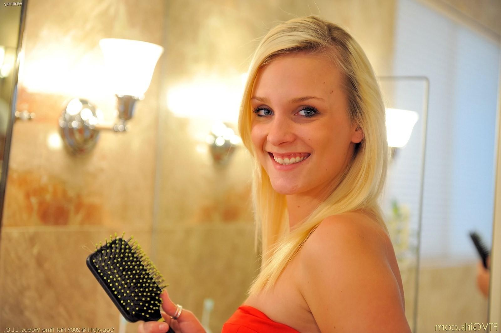16P Blonde college girl masturbating her wet pussy using a hairbrush