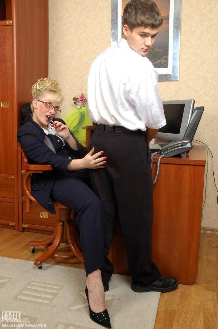 19P Blonde mature secretary gets boned and jizzed by apprentice