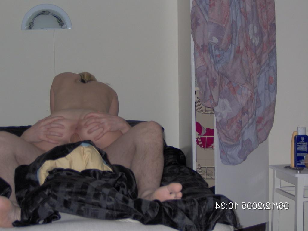 20P Busty blonde amateur girlfriend posing nude at home