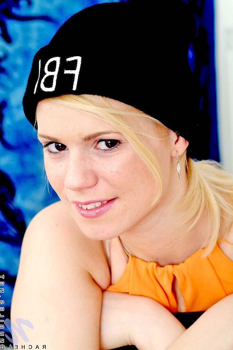 15P Blonde pries open pussy