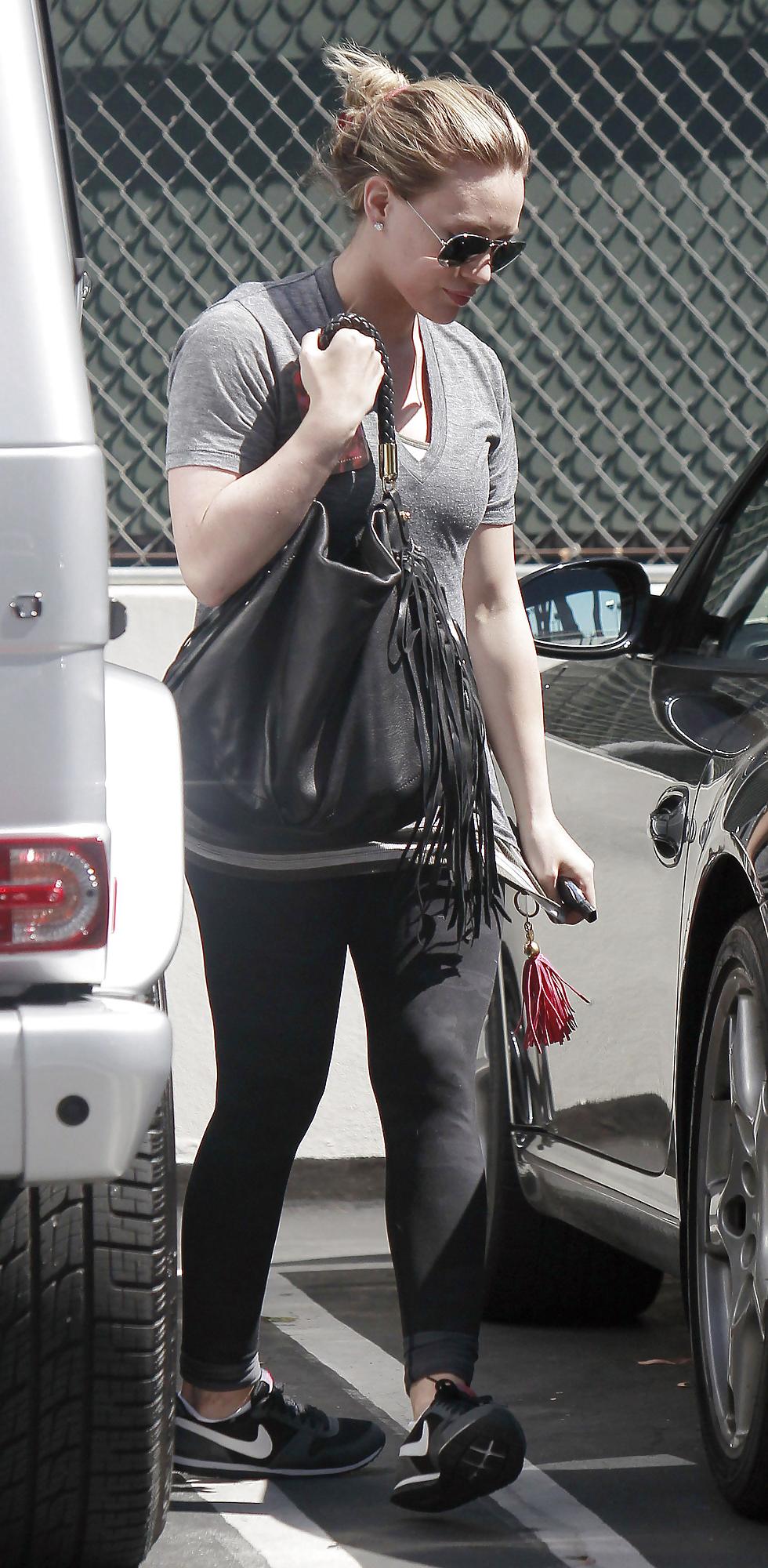 11P Hilary and Haylie Duff Looking Good in Workout Cloths