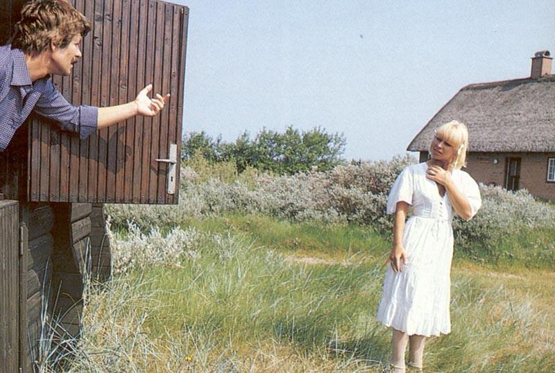 16P Blonde retro lady fucked by a camping guest