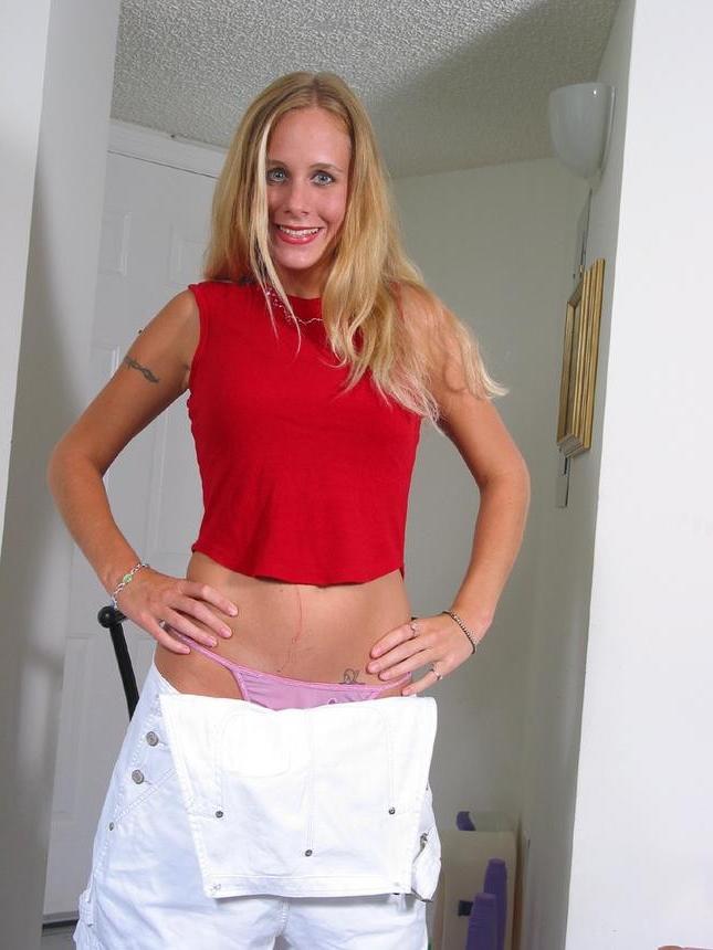 17P Sexy Blonde Mom Takes Off Red Bra And Spreads Legs