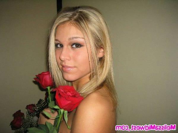16P Teen hottie in bed with teddy and roses