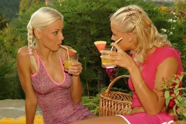 15P Two young blonde lesbians fucking a dildo