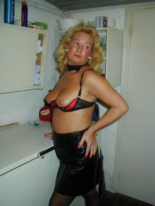 17P Blonde Mom Undresses and Shows Big Titties