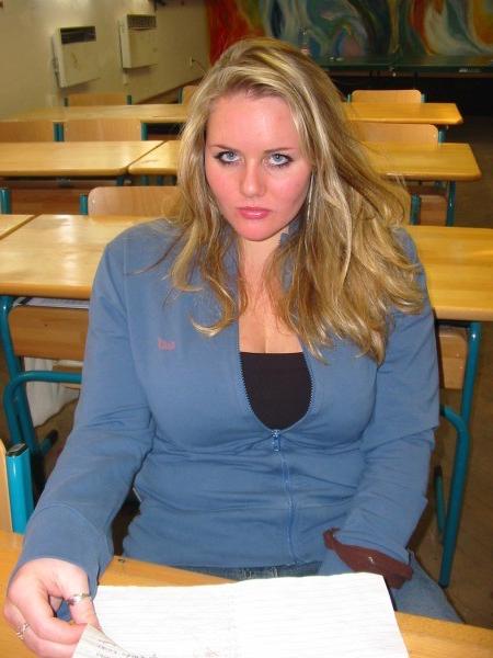 16P Plump busty college girl gets some