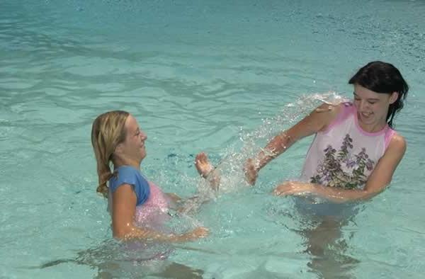 15P Cute lesbian in a swimming pool