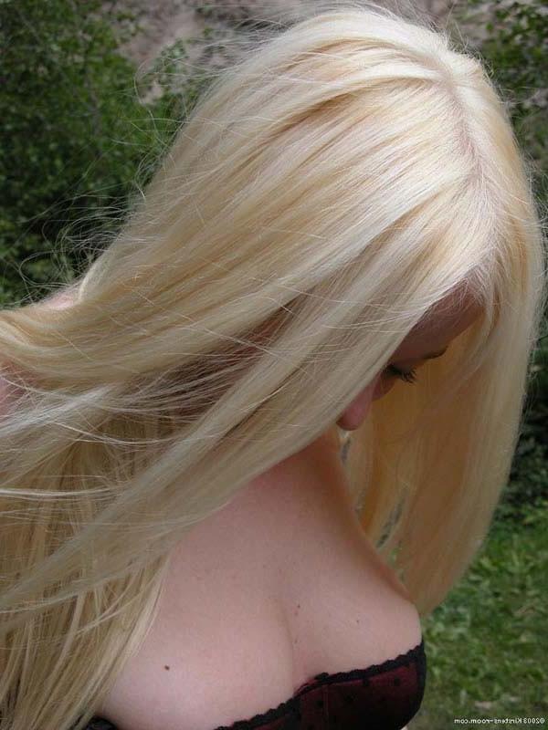 19P Chubby blonde teen in the nature