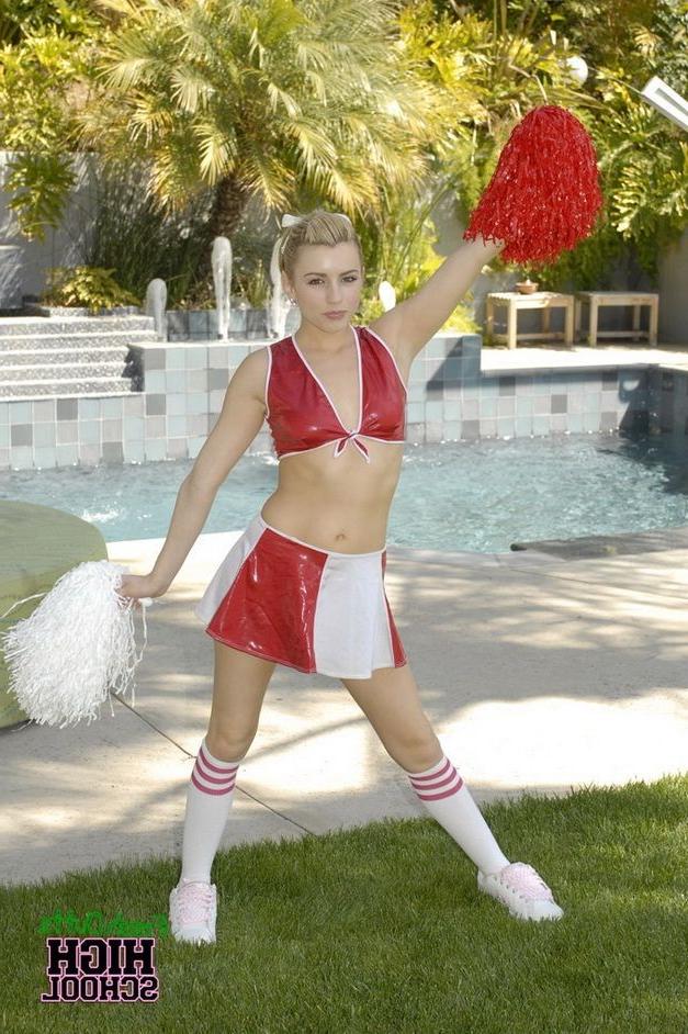 15P Blonde schoolgirl Lexi Belle in hardcore with oral