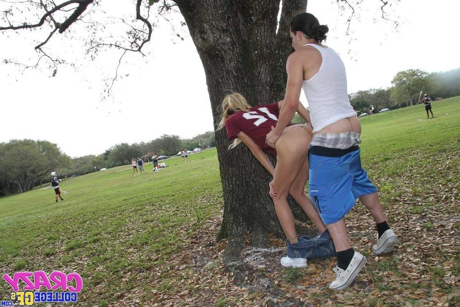 12P Sporty college girl outdoors sex