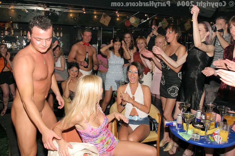 11P Wild party girls prowlin for cock