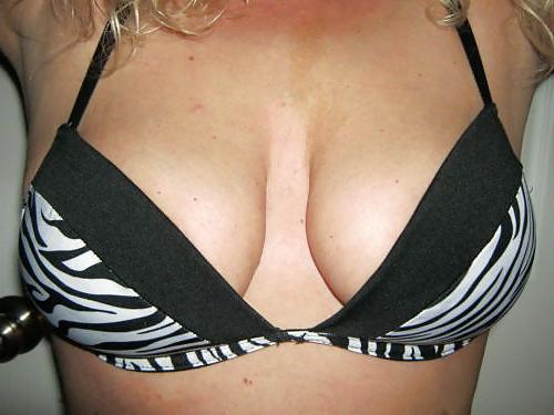 17P Woman their sell bras on the net 3