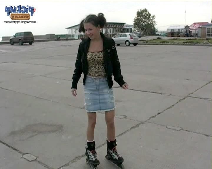 8P Young roller-girl fucks with a stranger round the corner